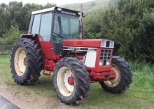 2WD Tractors International Harvester 1055