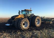 4WD Tractors Challenger 1046