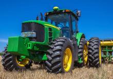 4WD Tractors John Deere 6135J