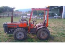 4WD Tractors Holder A 560
