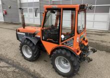 4WD Tractors Holder A 750