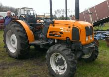 4WD Tractors Renault Fructus 140 - 4