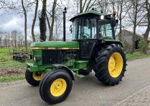 Arka tekerlekli traktörler John Deere 2250