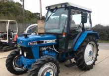 Arka tekerlekli traktörler Ford-NH 4130