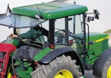 Arka tekerlekli traktörler John Deere 5500 N