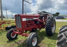 Arka tekerlekli traktörler International Harvester 856