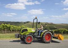 Arka tekerlekli traktörler Claas Nexos 210 F