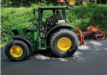 Belediye traktörleri John Deere 3720