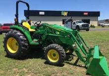 Belediye traktörleri John Deere 4044M 