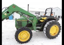 Belediye traktörleri John Deere 5200