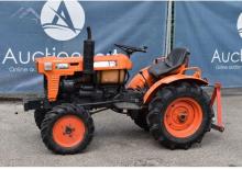 Belediye traktörleri Kubota B7100