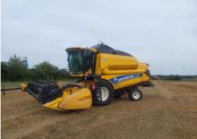 Biçer döver New Holland TC5.80 SCR