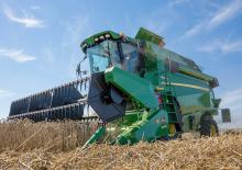 Combine Harvesters John Deere W330 PTC