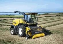 Combine harvesters pick up New Holland Ultrafeed 4.0