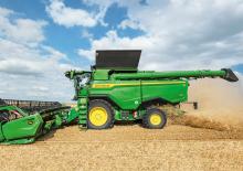 Combine Harvesters John Deere S7 900  