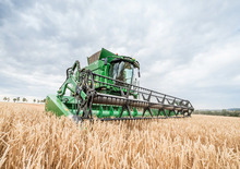 Combine Harvesters John Deere T560 HM™