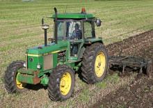 Compact Utility Tractors John Deere 3140