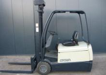 Electric forklifts Crown SC 3018