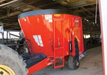 Feed mixers Kuhn VS 143