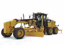 Graders Caterpillar 140M AWD