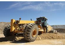 Graders Caterpillar 24M