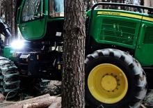 Harvesters John Deere 1070 G