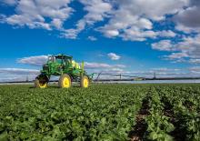 Kendinden itmeli tarla püskürtücüler John Deere M4030