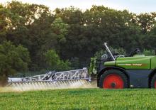Kendinden itmeli tarla püskürtücüler Fendt Rogator 655