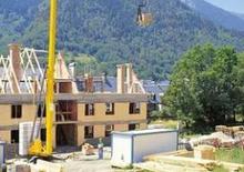 Kule vinçleri - tramvay bomu - alttan dönüş Liebherr 13 H