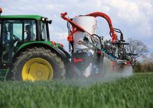 Mounted Field Sprayers Kuhn Deltis 2