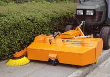 Mounted Sweepers Wiedenmann CombiClean 2352