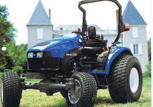 Municipal Tractors Front Hitch New Holland TC 18 D