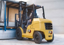 Ön forkliftler dizel Caterpillar DP45N3