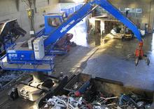 Paletli ekskavatörler Sennebogen 825 R