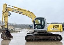 Paletli ekskavatörler New Holland E215LC