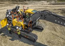 Paletli ekskavatörler Volvo EC230F LR