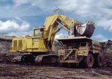 Paletli ekskavatörler Demag H740 OS