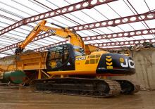 Paletli ekskavatörler JCB JS 180 LC