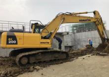 Paletli ekskavatörler Komatsu PC200LC