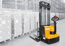 Walkie Stackers TCM STW14T-B