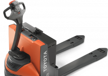 Pallet Jacks Toyota 8HBW23
