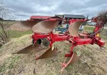 Ploughs Vogel & Noot Farmer MS 1050