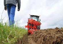 Pulluklar Kuhn Master 103 4E