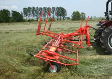 Rotary tedders Kuhn GF 6502