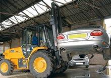 Rough terrain forkliftler JCB 930-4