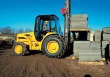 Rough terrain forkliftler JCB 930-4