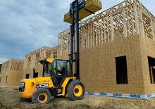 Rough terrain forkliftler JCB 950