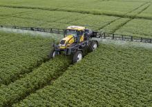 Self-propelled field sprayers Valtra BS3335H	