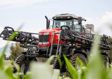 Self-propelled field sprayers Massey Ferguson MF 9335 Plus