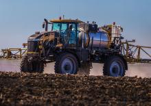 Self-propelled field sprayers Challenger RG1100C